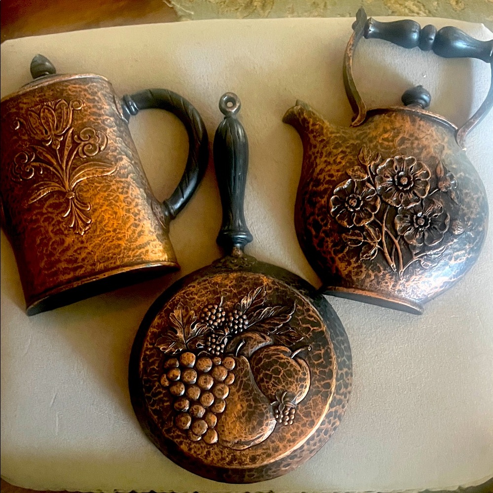 Vintage home co Set with Floral and fruit Design